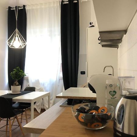 Italien Chic, Camera Con Bagni Condivisi Bari Bagian luar foto