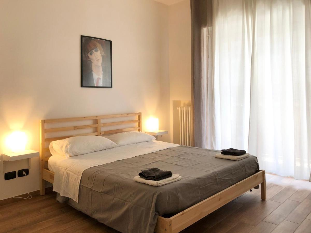 Italien Chic, Camera Con Bagni Condivisi Bari Bagian luar foto