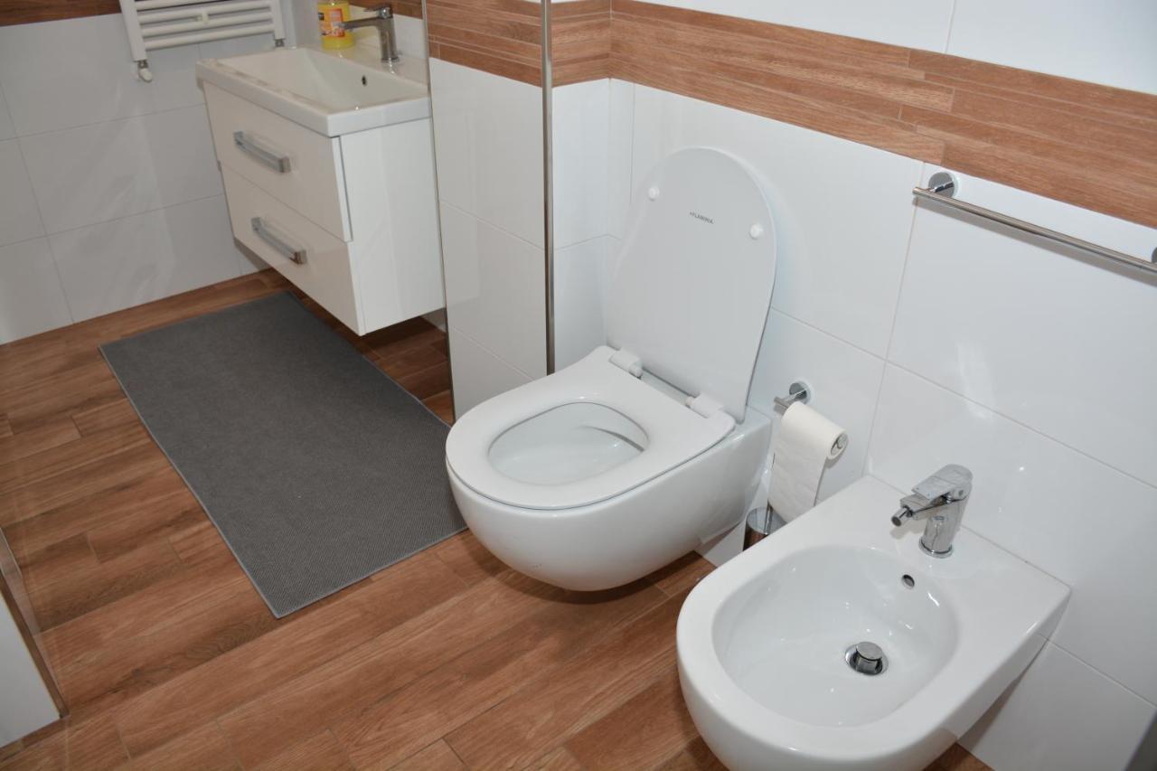 Italien Chic, Camera Con Bagni Condivisi Bari Bagian luar foto