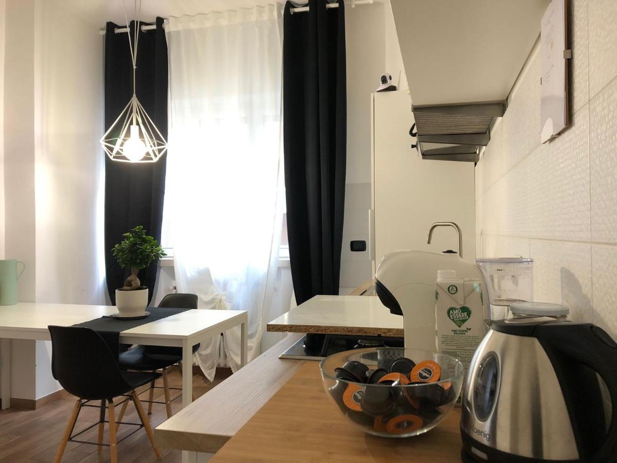 Italien Chic, Camera Con Bagni Condivisi Bari Bagian luar foto