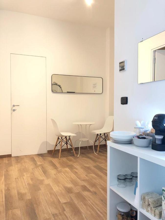 Italien Chic, Camera Con Bagni Condivisi Bari Bagian luar foto