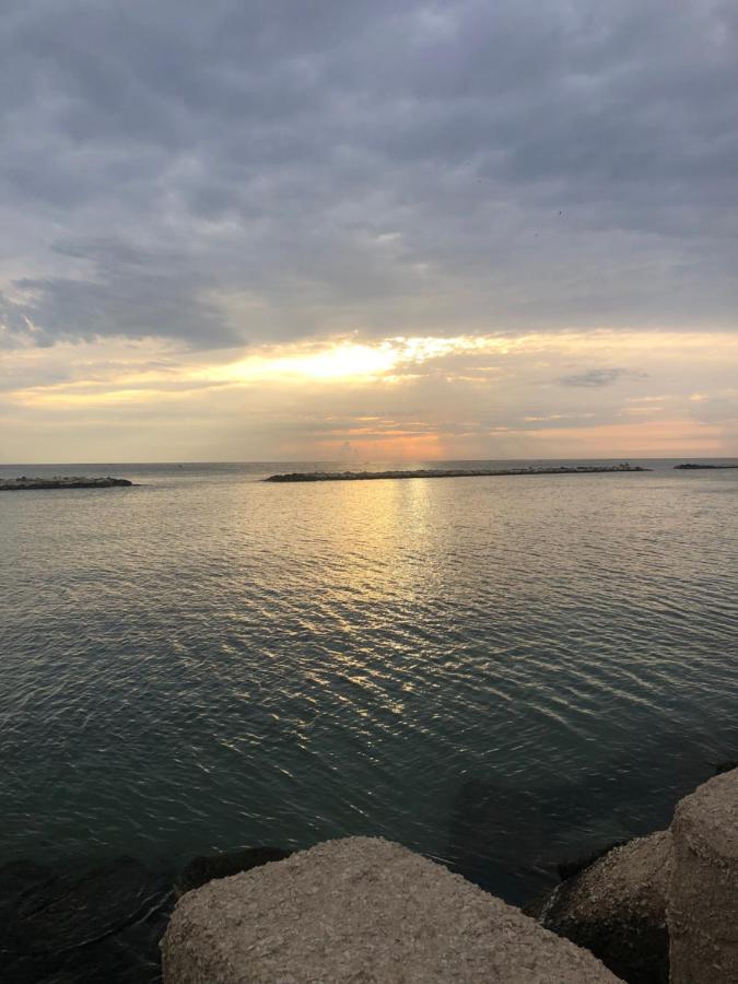 Italien Chic, Camera Con Bagni Condivisi Bari Bagian luar foto